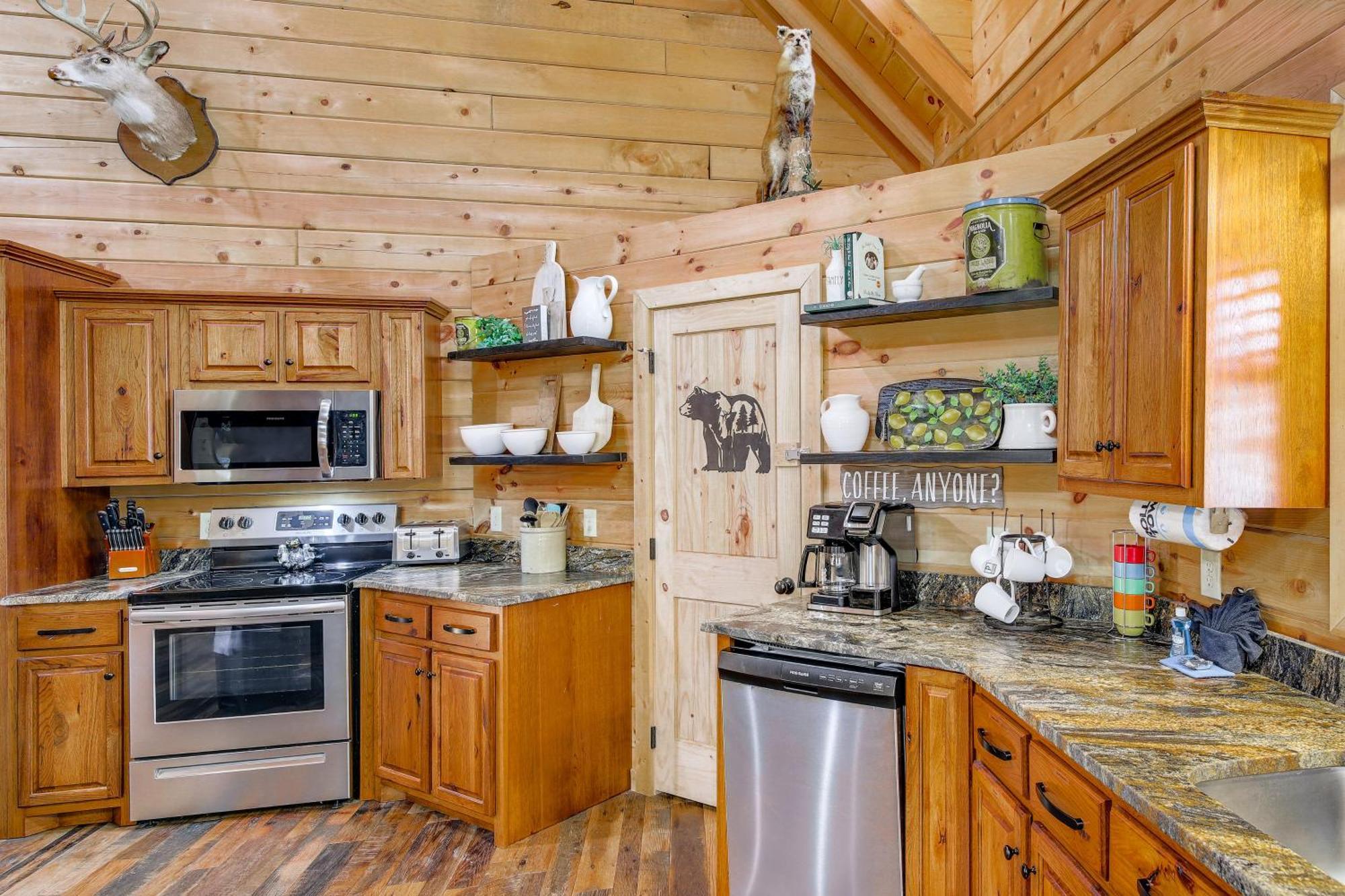 Riverfront Cabin With Hot Tub - 3 Miles To Dollywood Pigeon Forge Luaran gambar